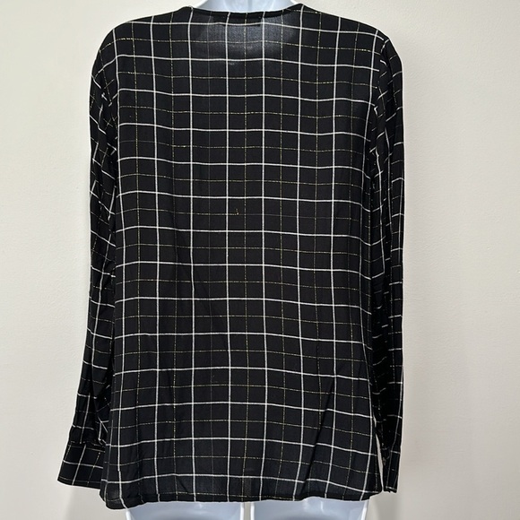 Button down pullover blouse - Picture 4 of 5